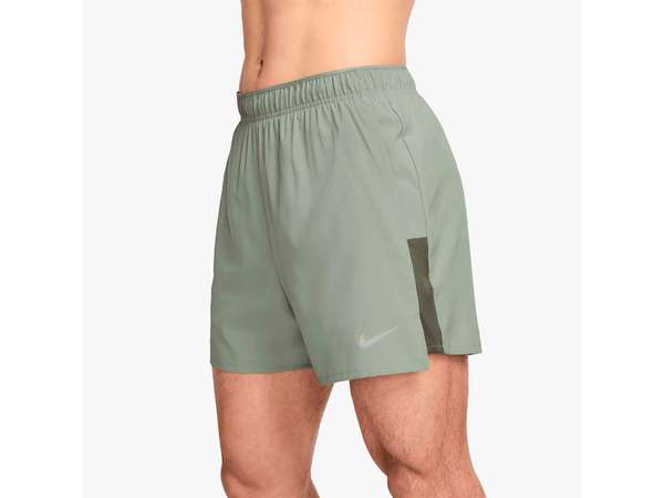 Купить Шорты мужские Nike Challenger 5in Shorts в Минске по низким ценам. Описание, фото, стоимость, отзывы. Доставка по Беларуси.