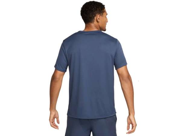 Купить Футболка для бега мужская Nike Miler Dri-FIT UV Short-Sleeve в Минске по низким ценам. Описание, фото, стоимость, отзывы. Доставка по Беларуси.