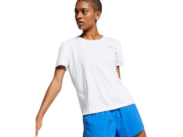 Купить Футболка для бега женская Nike W NK MILER TOP SS white в Минске по низким ценам. Описание, фото, стоимость, отзывы. Доставка по Беларуси.