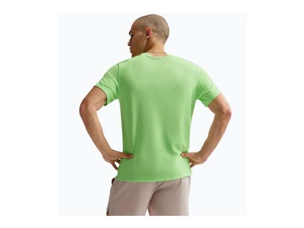 Купить Футболка для бега мужская Nike Dri-FIT UV Miler в Минске по низким ценам. Описание, фото, стоимость, отзывы. Доставка по Беларуси.