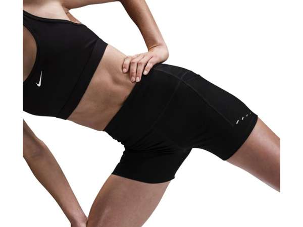 Купить Шорты женские Nike Swift в Минске по низким ценам. Описание, фото, стоимость, отзывы. Доставка по Беларуси.