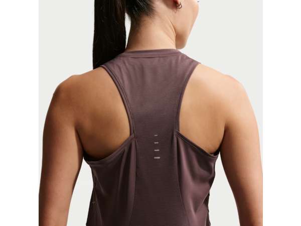 Купить Майка для бега женская NikeDri-FIT Tank Top в Минске по низким ценам. Описание, фото, стоимость, отзывы. Доставка по Беларуси.