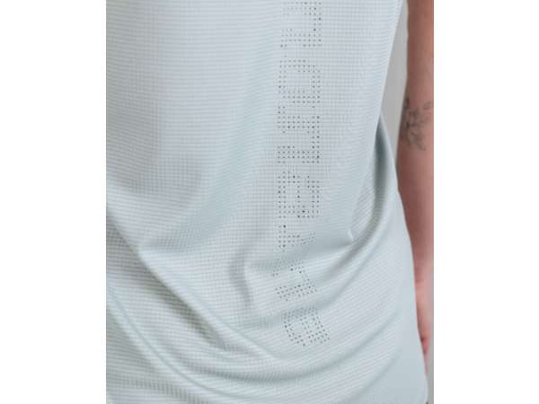 Купить Футболка для бега женская NONAME PACE TEE T-SHIRT 26 DUSTY GREEN в Минске по низким ценам. Описание, фото, стоимость, отзывы. Доставка по Беларуси.