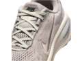 Кроссовки для бега женские Nike Vomero 18 SE