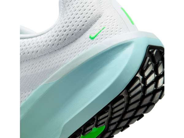 Купить Кроссовки для бега мужские Nike Air Winflo 11 White/Black в Минске по низким ценам. Описание, фото, стоимость, отзывы. Доставка по Беларуси.