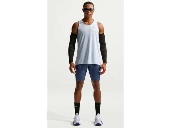 Купить Тайтсы для бега мужские Nike M NK DFADV AEROSWIFT BF Htight Baltic Blue в Минске по низким ценам. Описание, фото, стоимость, отзывы. Доставка по Беларуси.